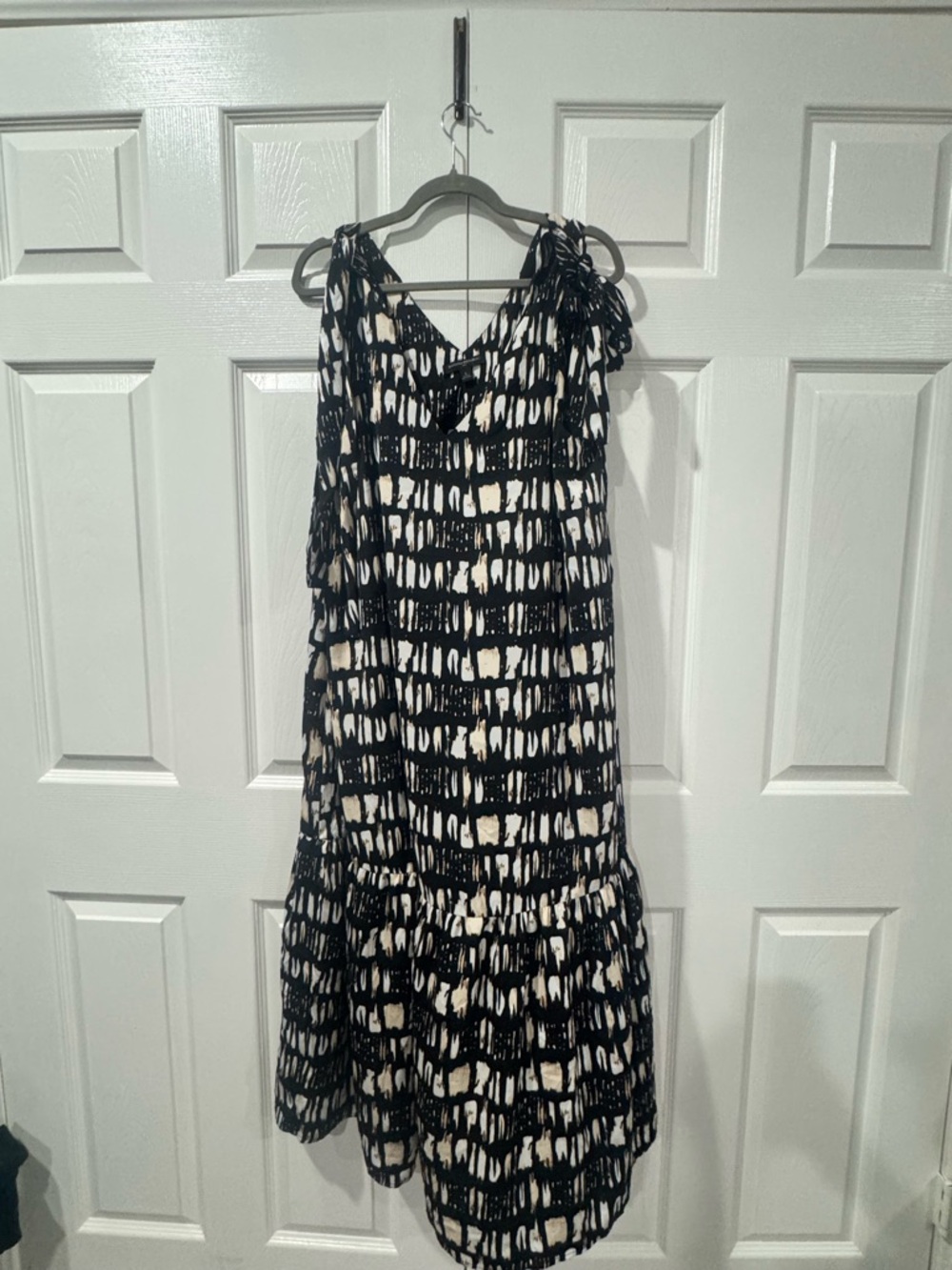 Banana Republic Black and White Abstract Tie-Shoulder Maxi Dress
